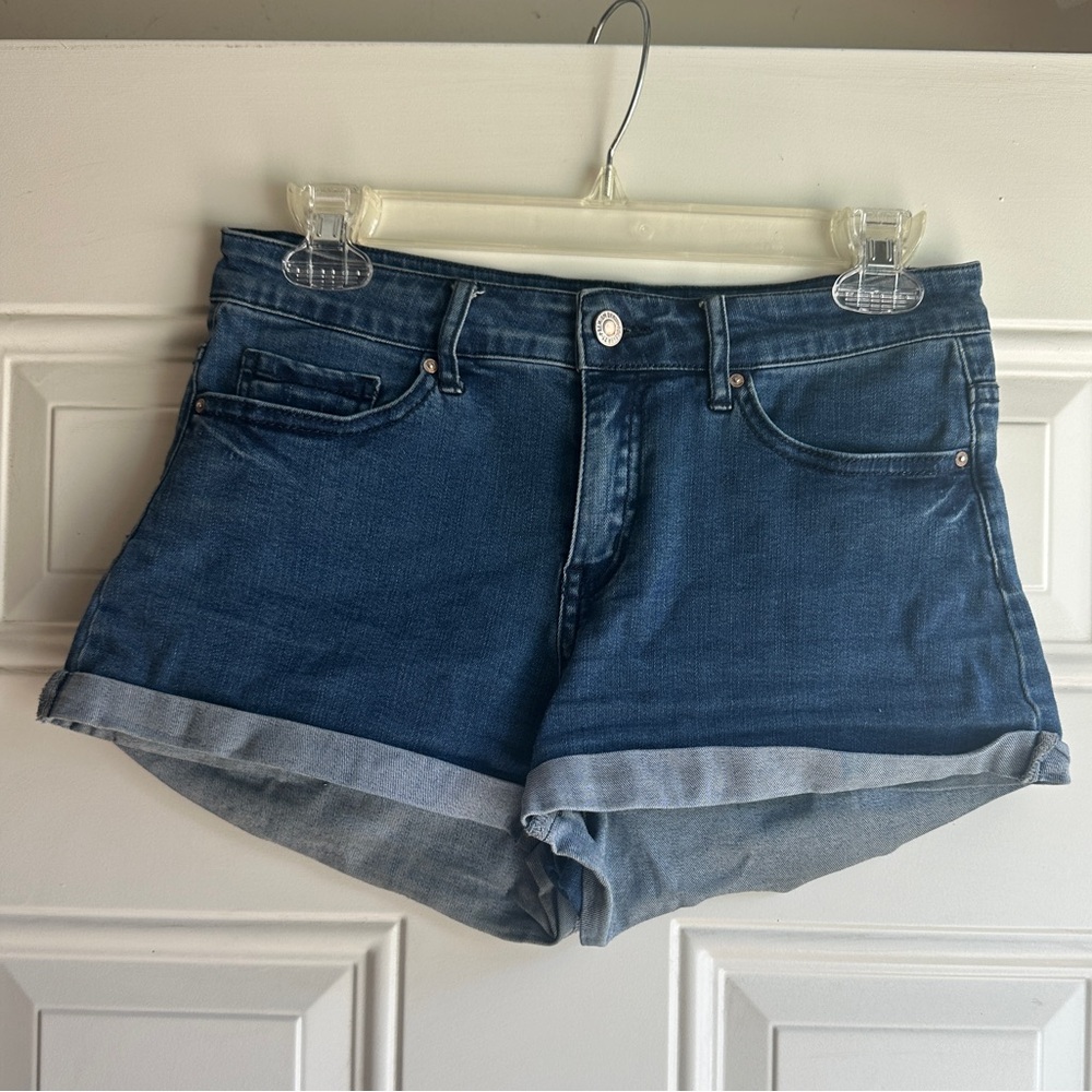 Mid rise blue jean shorts